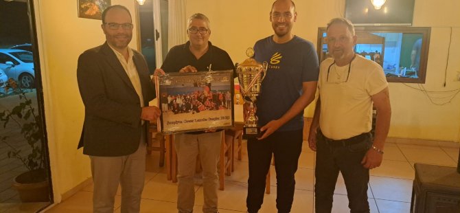 İskele'nin Şampiyon Baskletbol takımından Başkan Sadıkoğlu'na teşekkür