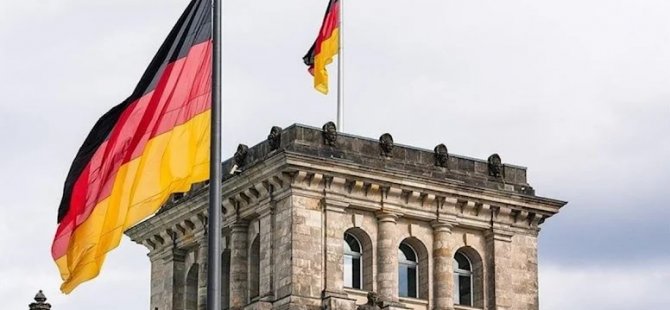 Almanya’da ilk kez aşırı sağcı AfD’li bir siyasetçi belediye başkanı seçildi