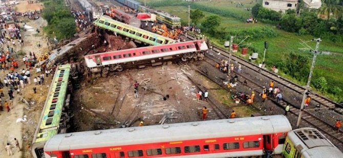 293 kişinin öldüğü tren kazasıyla ilgili 3 kişi gözaltına alındı