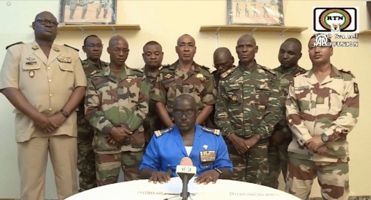 Nijer’de bir grup asker, yönetime el koyduğunu duyurdu