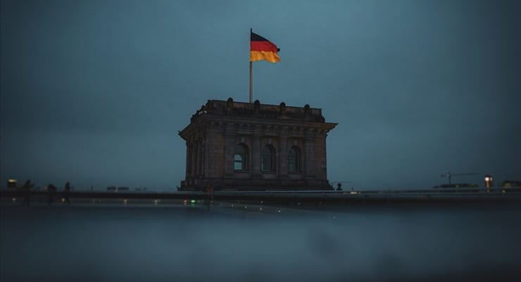 Alman hükümeti marihuananın sınırlı yasallaşması için adım attı