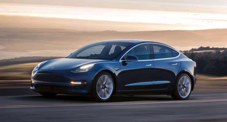 Tesla, yaygın modellerinin uygun fiyatlısını çıkardı