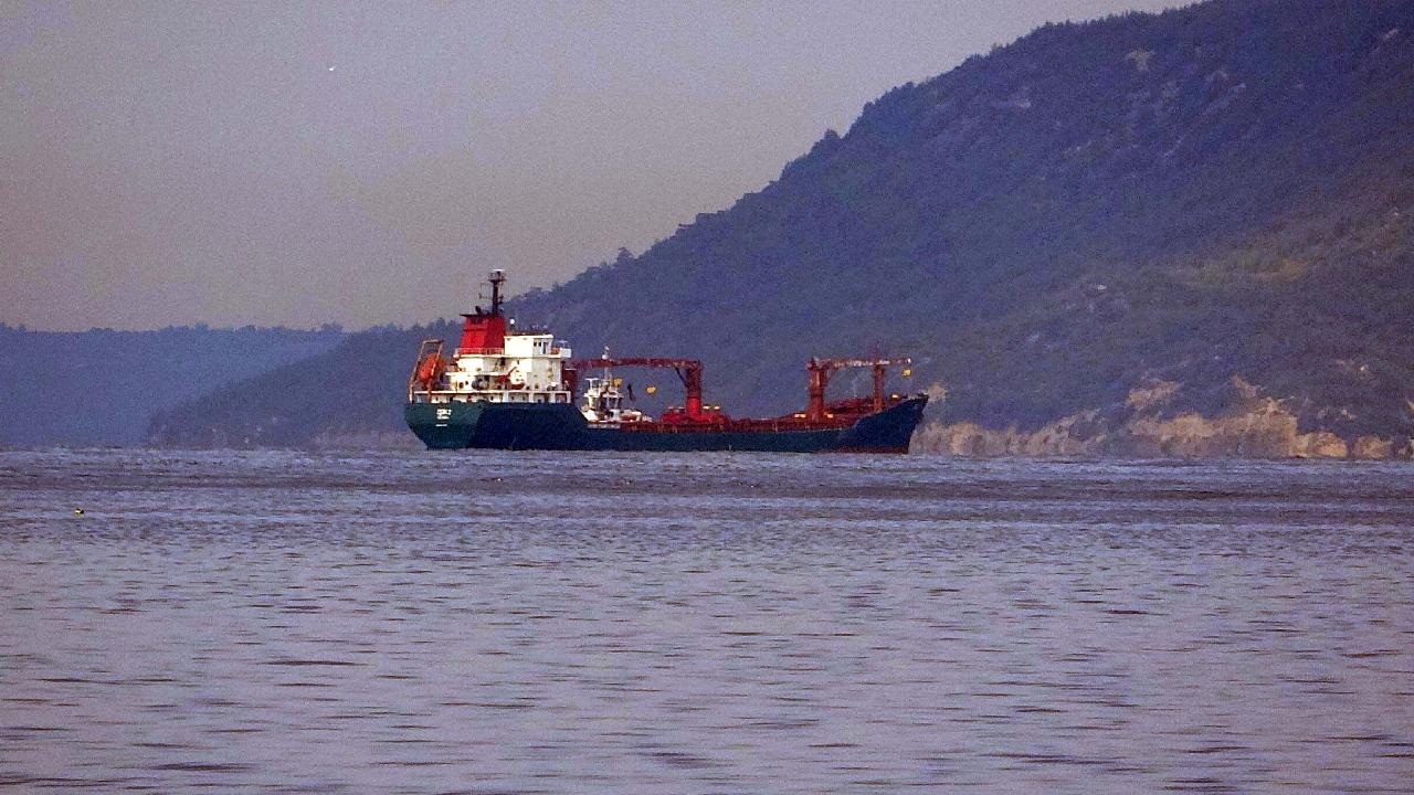 Çanakkale Boğazı'nda gemi trafiği askıya alındı