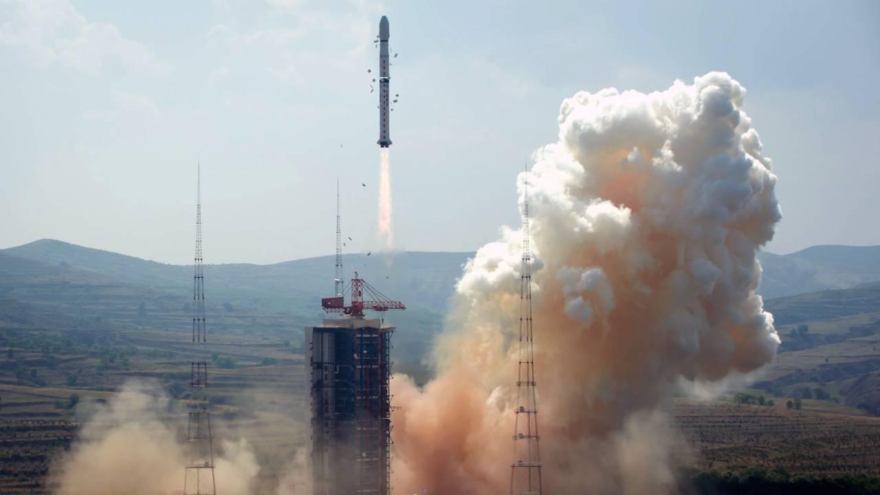 Güney Kore, Kuzey'in casus uydu yerleştirmek için uzun menzilli roket fırlattığını açıkladı