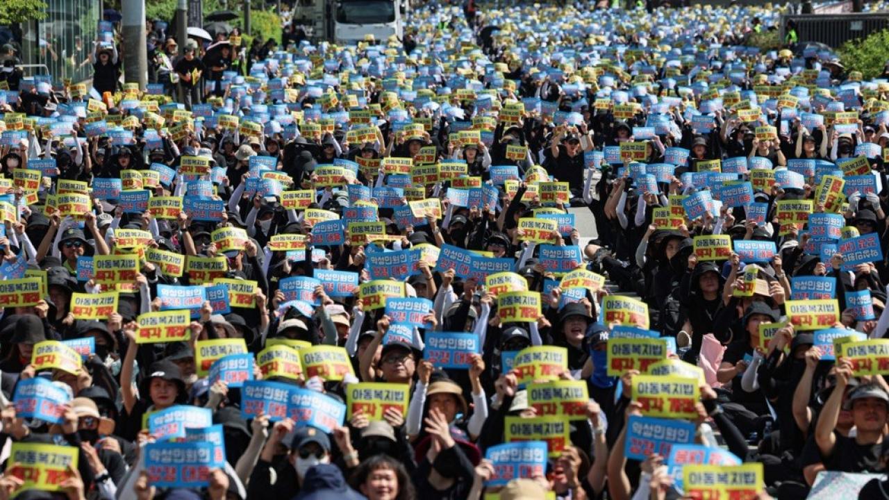 Güney Kore’de veli zorbalığı öğretmenleri sokağa döktü