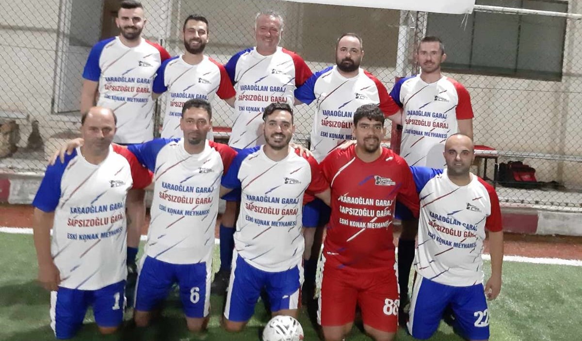 Omaç Başat Halı Saha Futbol Turnuvası Sürüyor