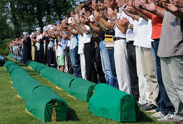 Bosna savaşının 48 kurbanı daha toprağa verildi