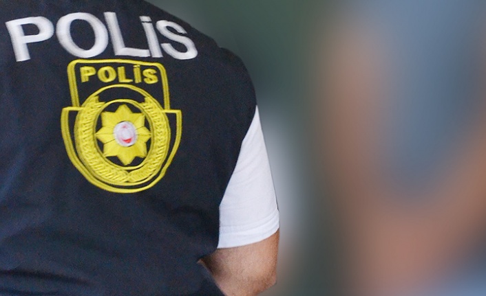 Gemikonağı'nda Polis Tarafından Yapılan Aramada  Biçak ve Tecavüz Aleti Bulundu