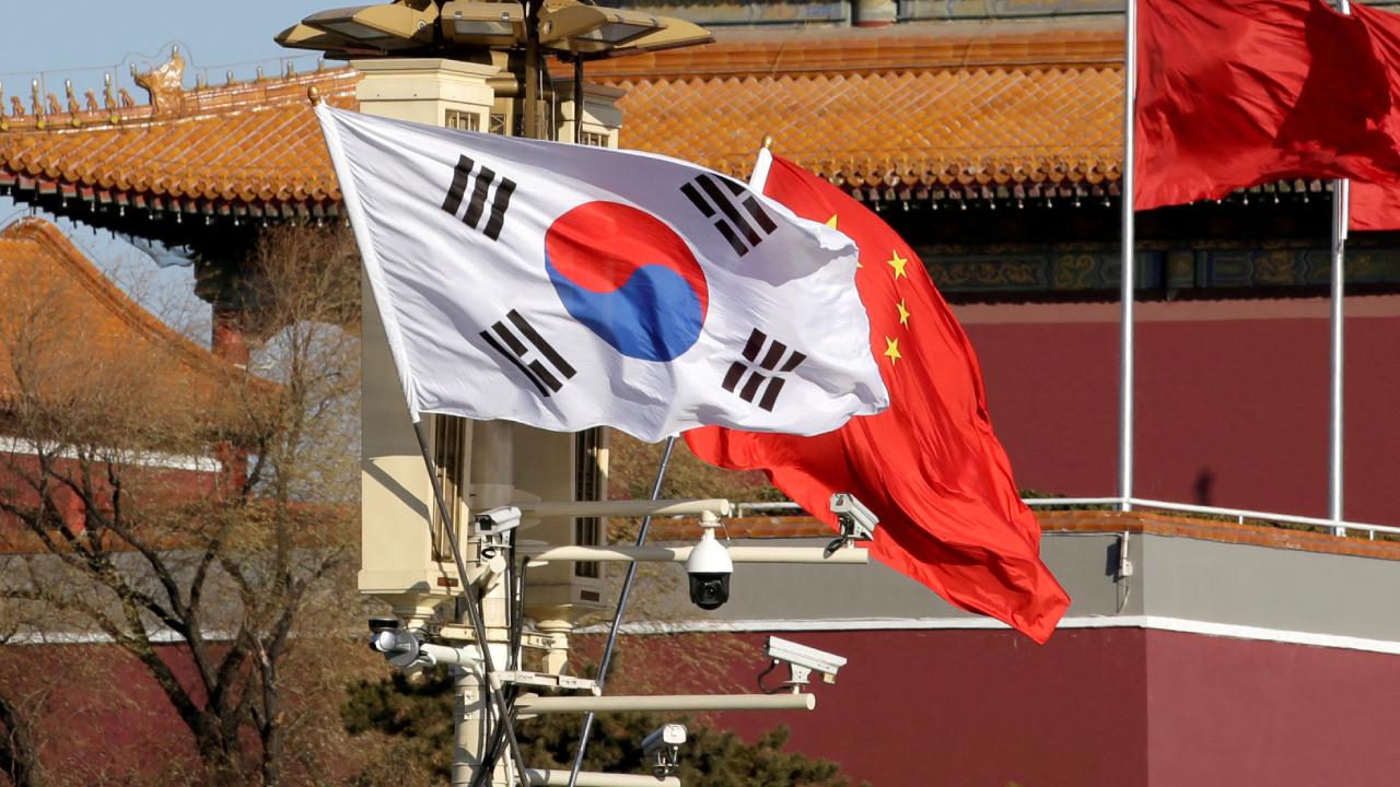 Güney Kore, Çin ve Japonya'dan yetkililer düzenlenmesi planlanan zirveyle ilgili bir araya geldi