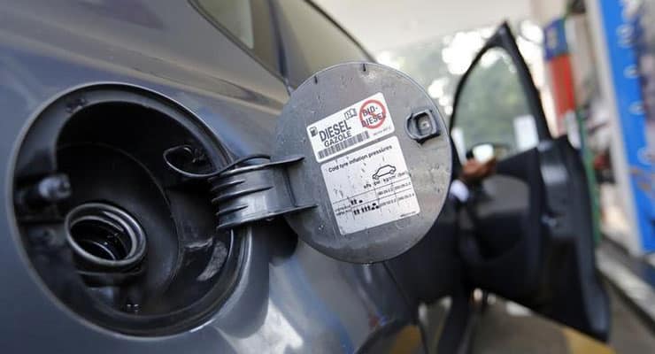 Britanya benzinli ve dizel otomobillerin satışına yasağı beş yıl erteleyecek