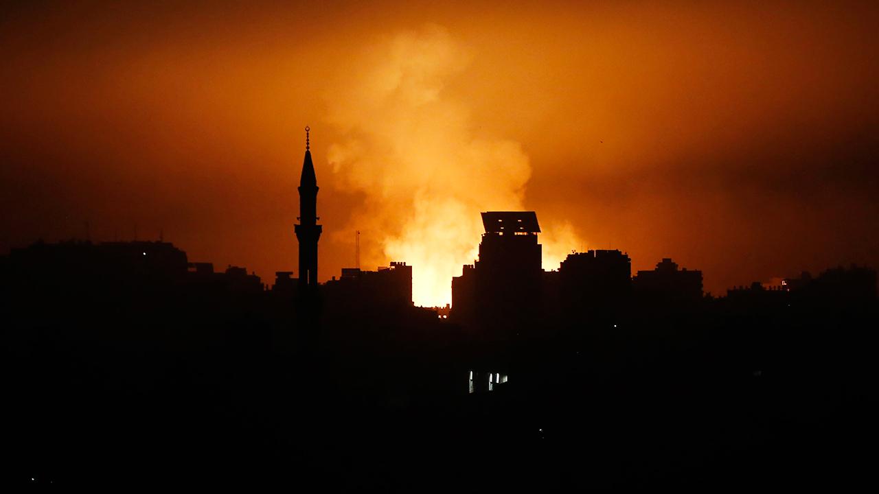 İsrail ordusu, Gazze'ye gece boyunca 100 saldırı düzenledi