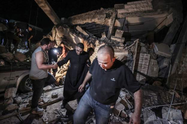 Filistinli yetkililer: Gazze'de ölü sayısı 4 bini geçti