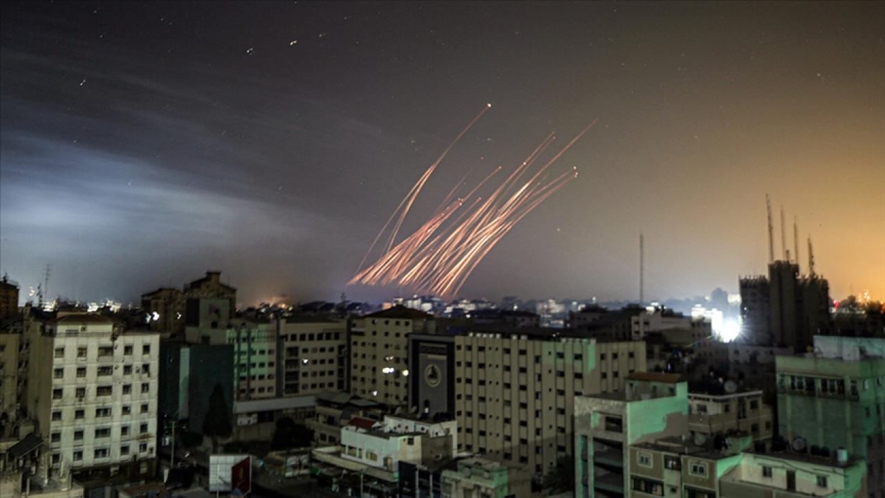 İsrailli liderlerden Gazze'ye nükleer bomba atılması olasılığından söz eden bakana tepki
