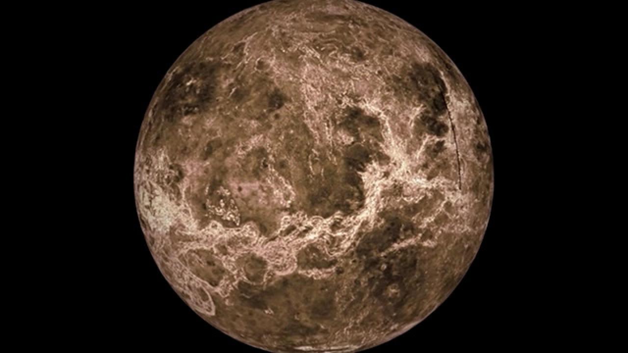 Venüs'ün Güneş'e bakan tarafındaki atmosferde atomik oksijen tespit edildi