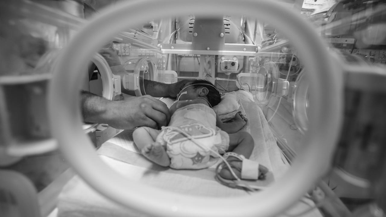Gazze'de Şifa Hastanesi'nde kuvözdeki bebeklerden ikisi hayatını kaybetti