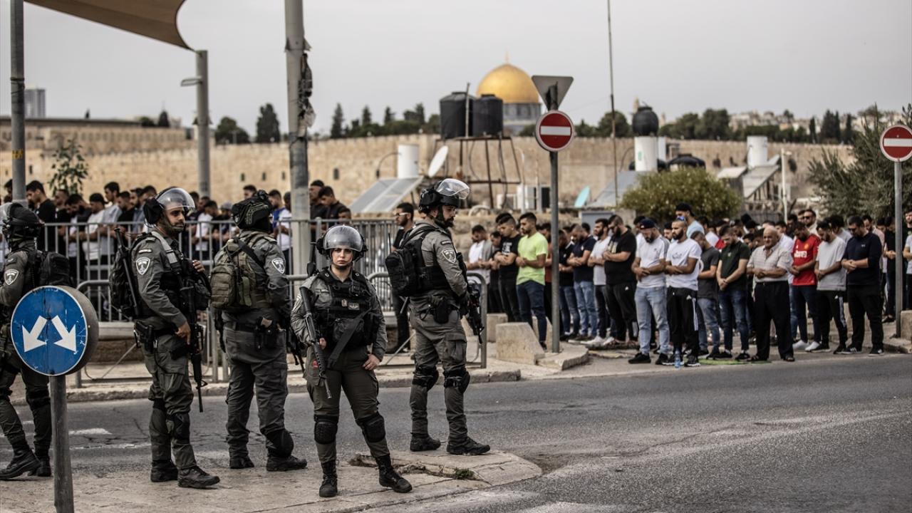 İsrail ordusu göç yolundaki Filistinlileri ve gazetecileri vurdu