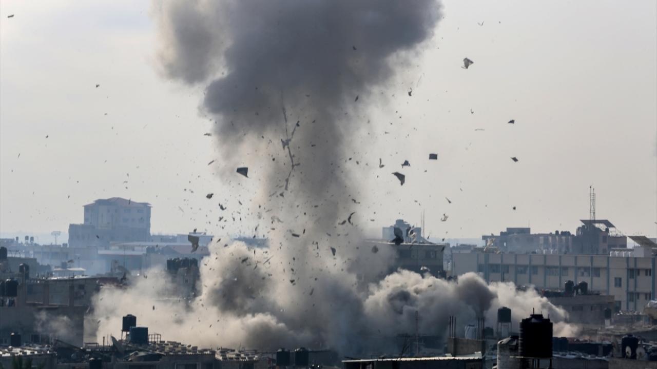 BM: Yeryüzündeki cehennem Gazze'ye geri döndü