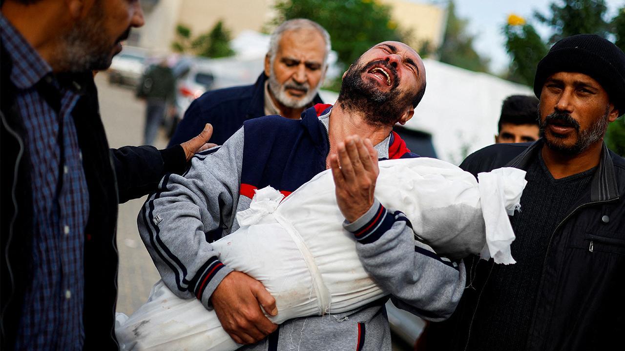 İsrail'in Gazze Şeridi'ne yönelik saldırılarında ölenlerin sayısı 15 bin 207'ye yükseldi