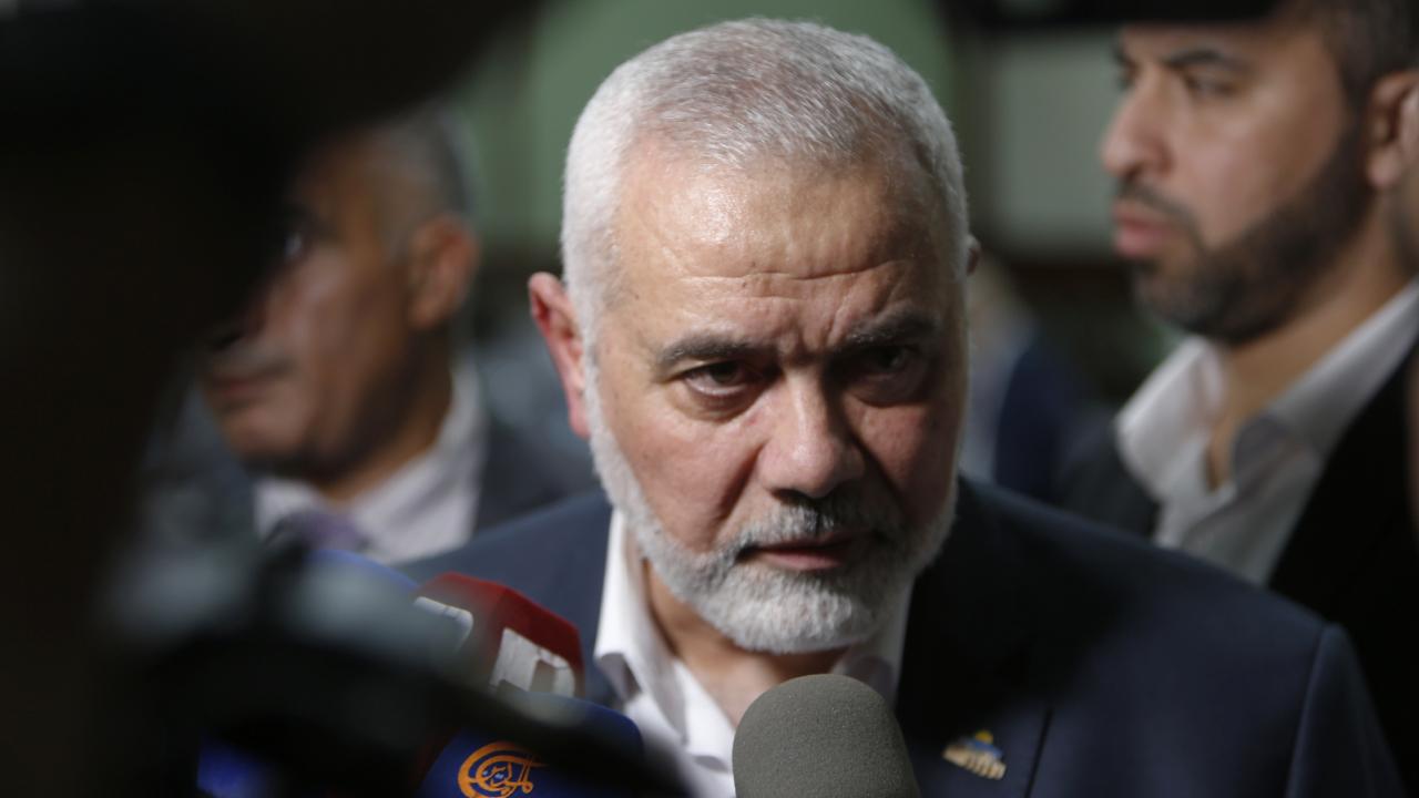 Hamas lideri ateşkes görüşmeleri için Kahire'de