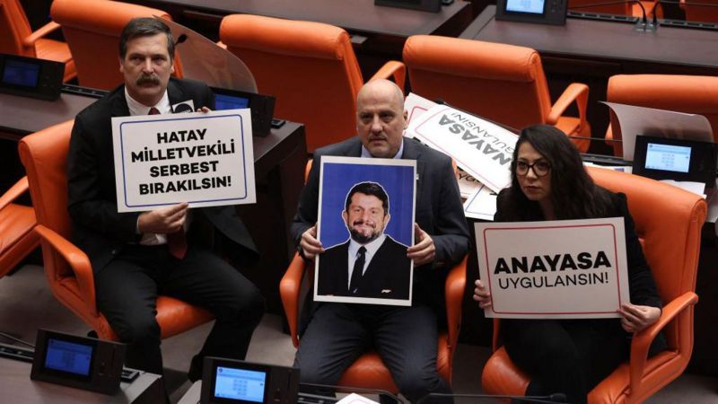 Can Atalay’ın avukatlarından tahliye başvurusu: 'AYM kararı derhal uygulanmalı, İstanbul 13. Ağır Ceza Mahkemesi hakimleri suç işliyor'