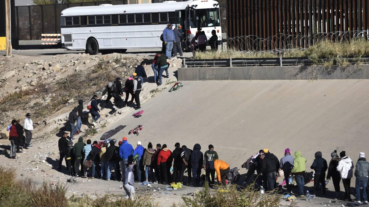 Meksika'dan ABD'ye gitmek isteyen göçmen sayısı 2023'te 2 milyon 240 bini aştı