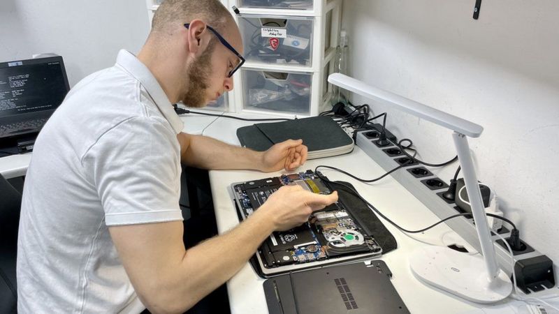 Avusturya, çamaşır makinesi ve bilgisayarını tamir ettirenlere 200 dolara kadar yardım yapıyor