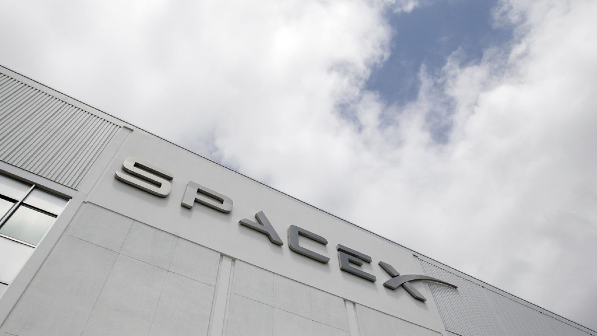 SpaceX, Elon Musk'a 'şarlatan' diyen çalışanları işten kovdu