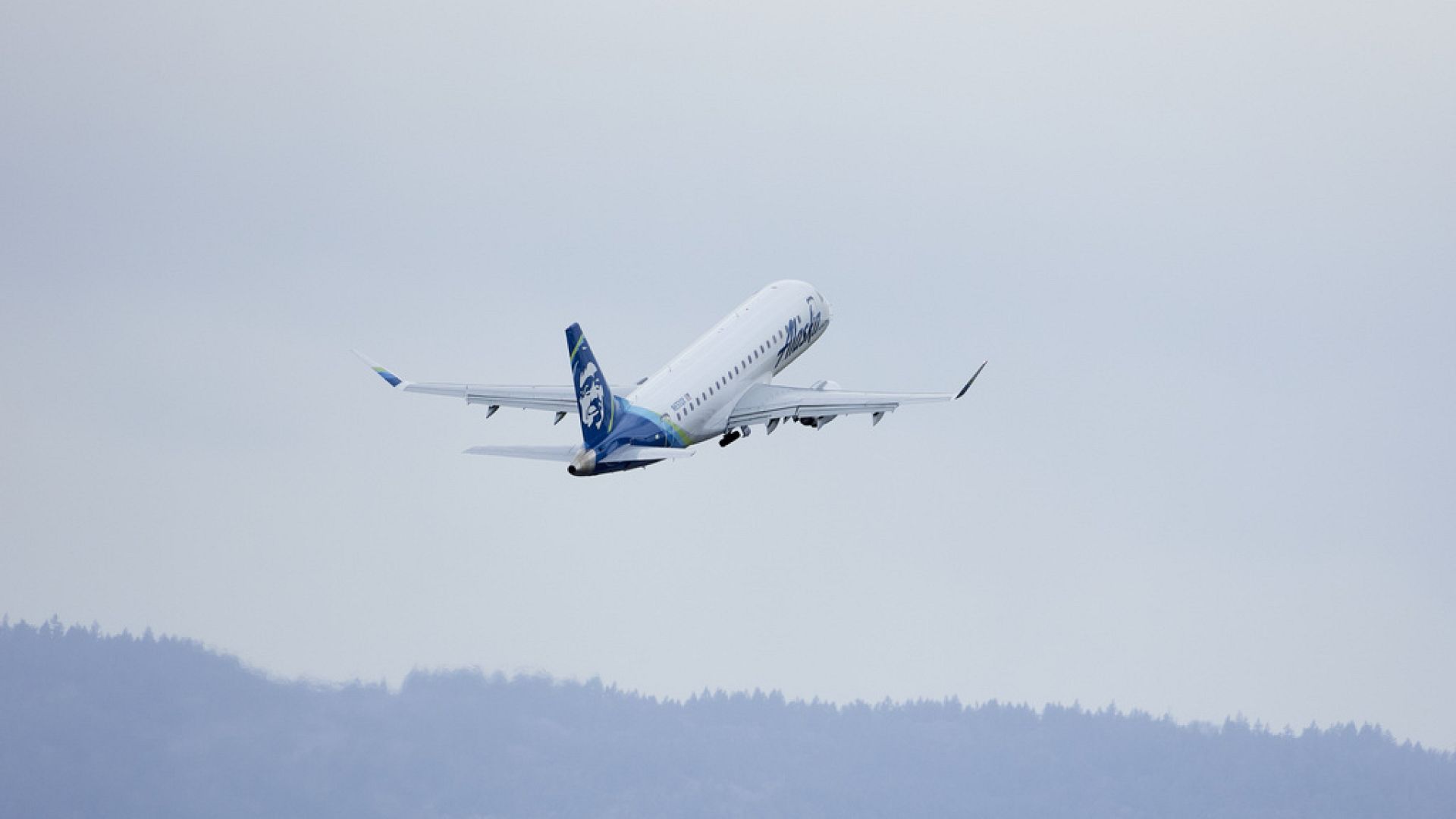 Uçuştan çekilen Boeing 737 MAX 9 tipi yolcu uçaklarında gevşek parçalar tespit edildi