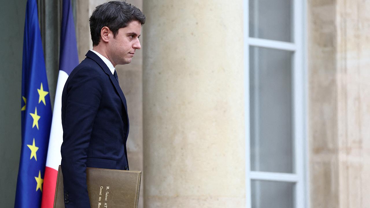 Fransa'nın yeni başbakanı 34 yaşındaki Gabriel Attal oldu