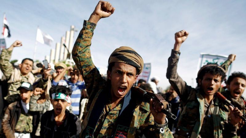 Yemen: Kızıldeniz'de ticari gemilere saldıran Husi isyancılar kim?