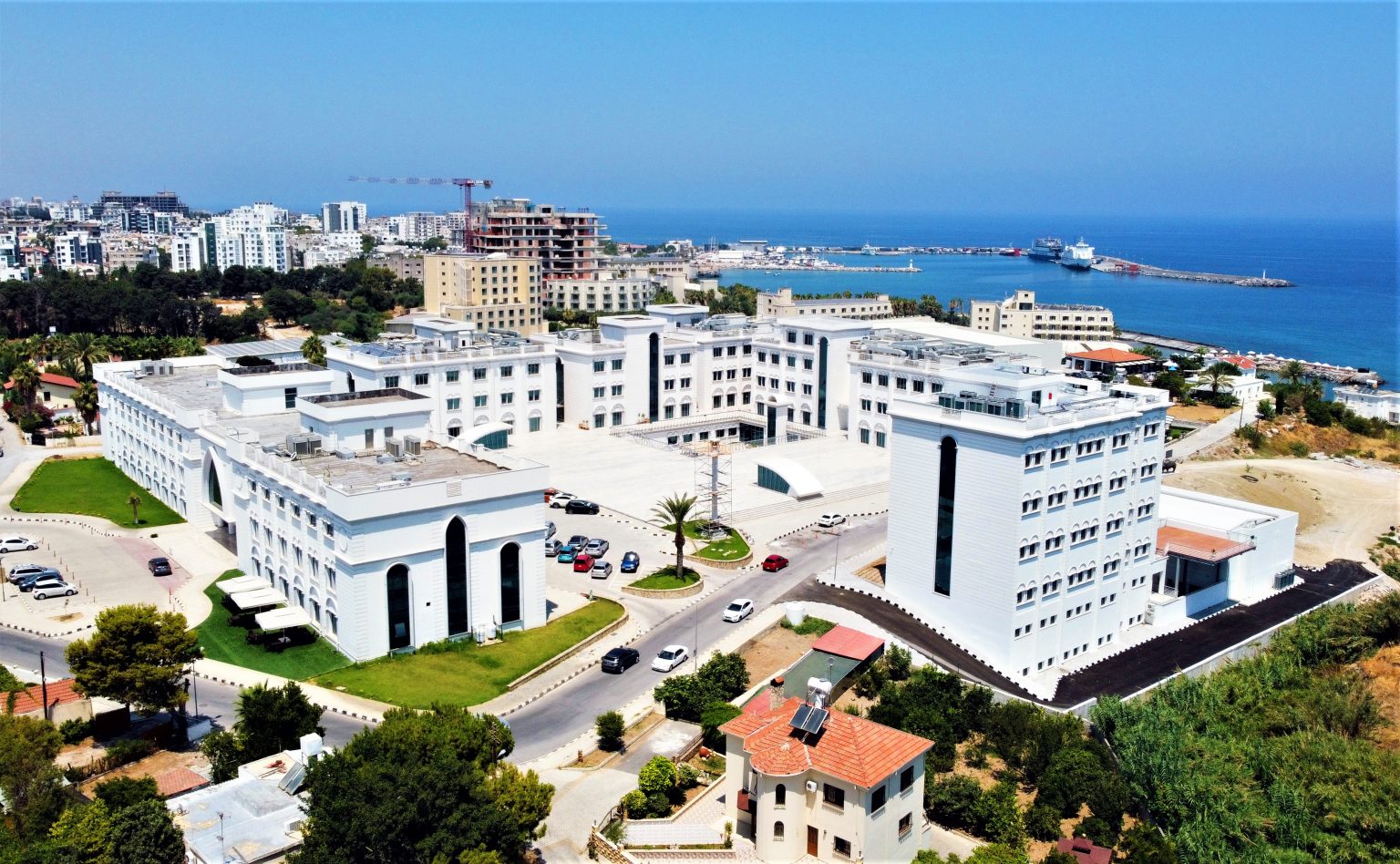 Girne Üniversitesi Lisansüstü Eğitim Enstitüsü ile Boğaziçi Üniversitesi Çevre Bilimleri Enstitüsü arasında iş birliği protokolü imzalandı
