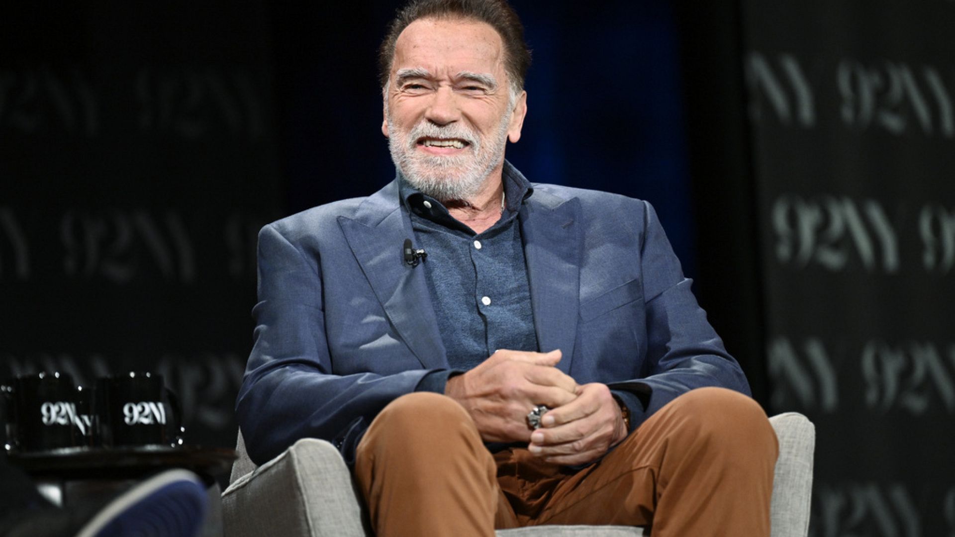 Schwarzenegger gümrükte beyan etmediği lüks saat yüzünden Münih havaalanında bekletildi