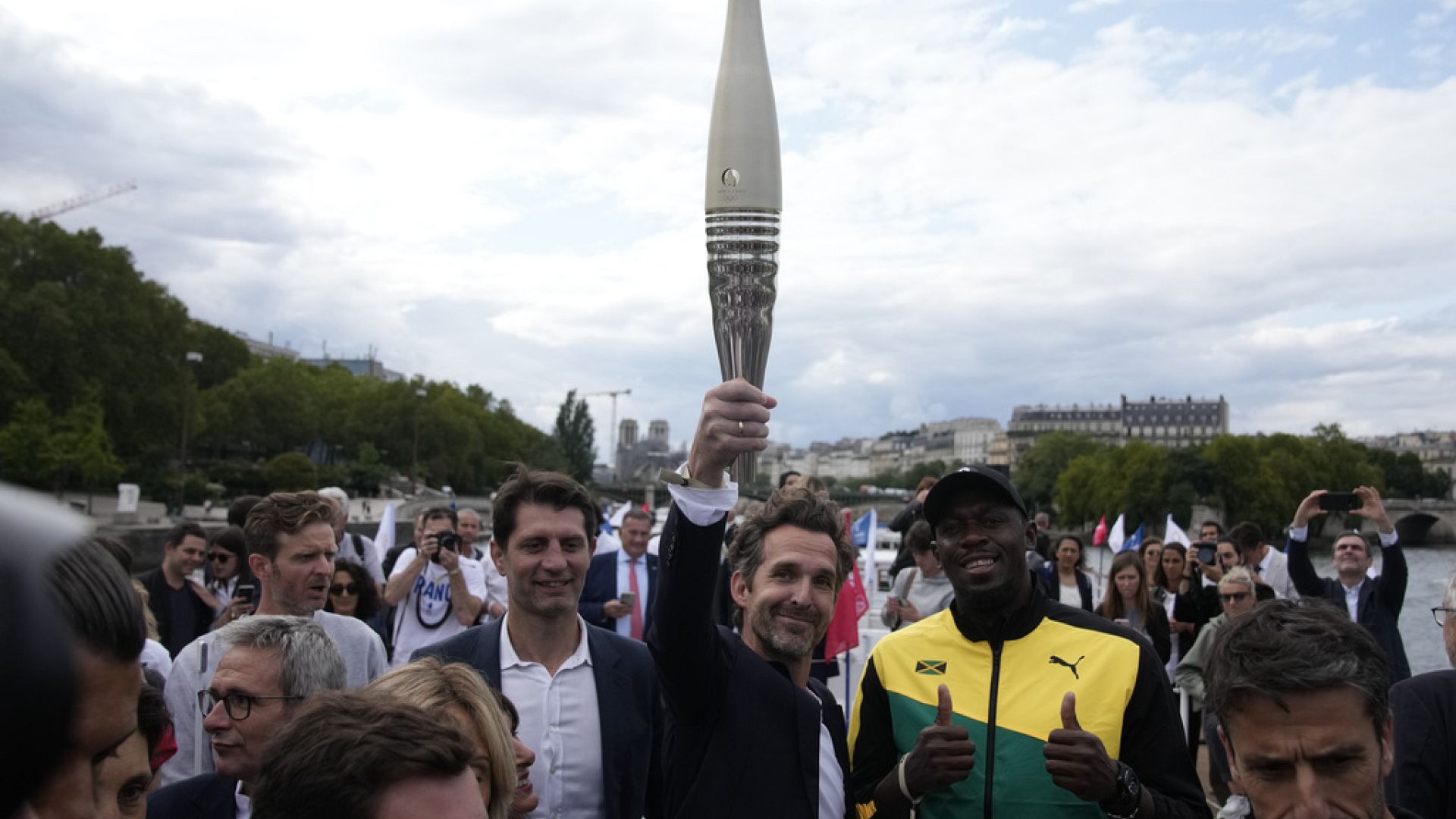 Fransa’da 13 kişinin Paris Olimpiyat Meşalesi taşımasına sabıka engeli