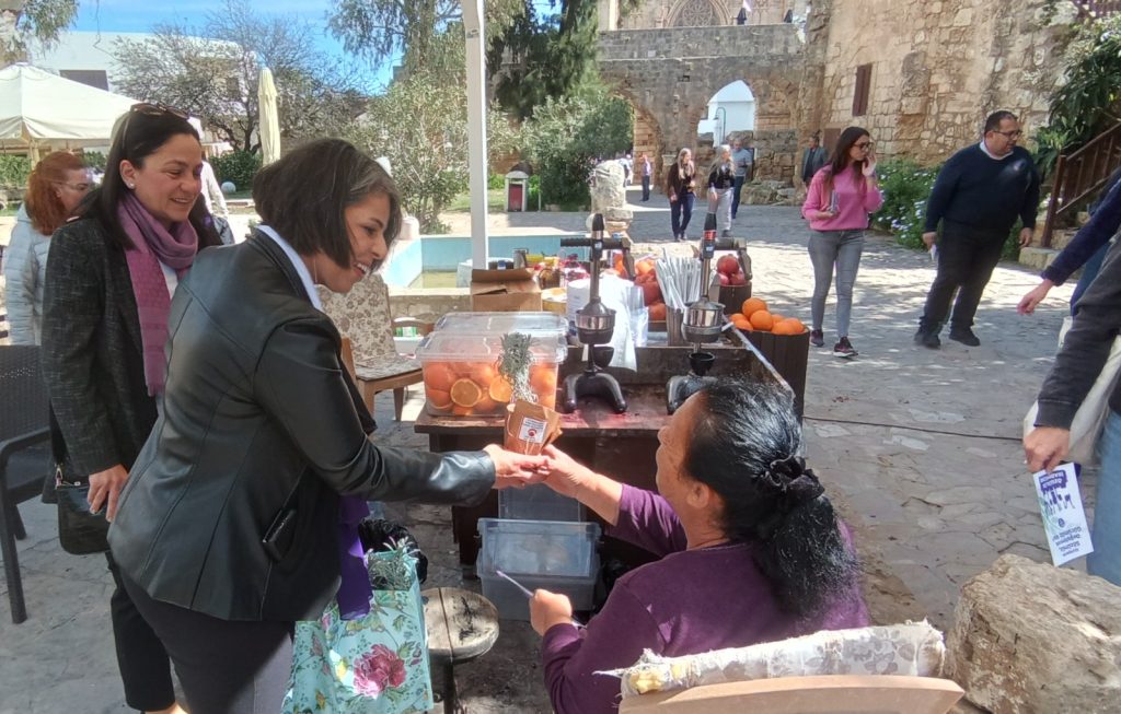 CTP Kadın Örgütü Mağusa İlçesi Gazimağusa çarşı ve pazar esnafını ziyaret etti