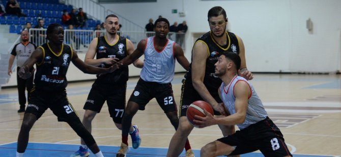 Basketbol'da genç Soyer tecrübeli Marmara'yı devirdi, yarı finale uzandı