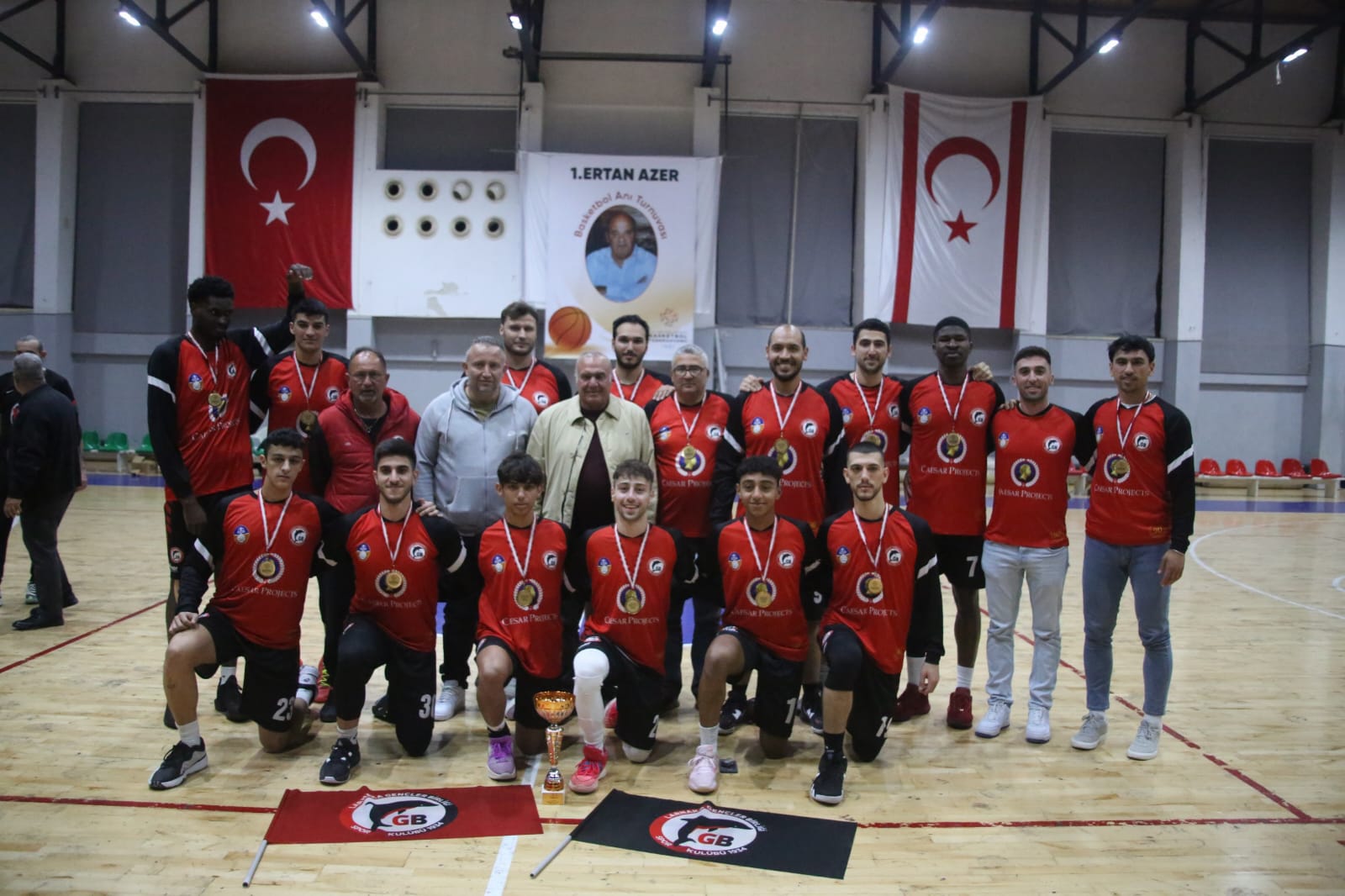 Basketbolda alt liglerde ara bitiyor, erkek liginde ise ara devam ediyor...