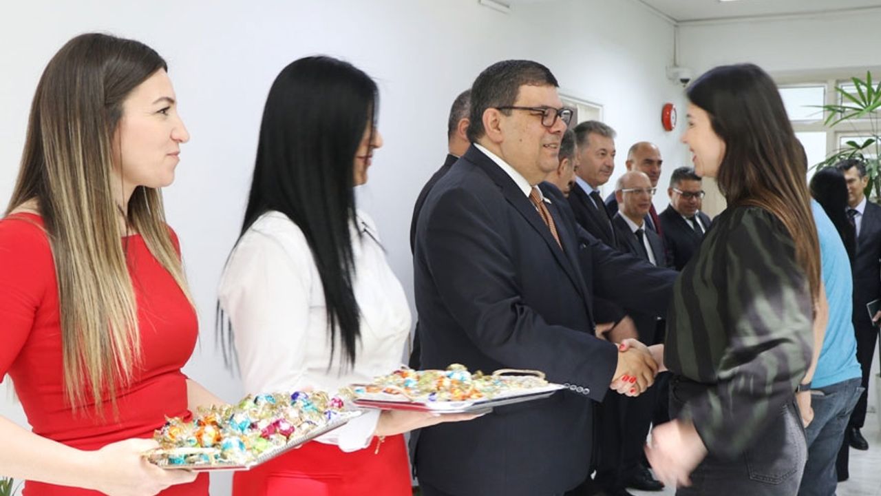 Maliye Bakanı Özdemir Berova, Bakanlık Personeli ile Bayramlaştı