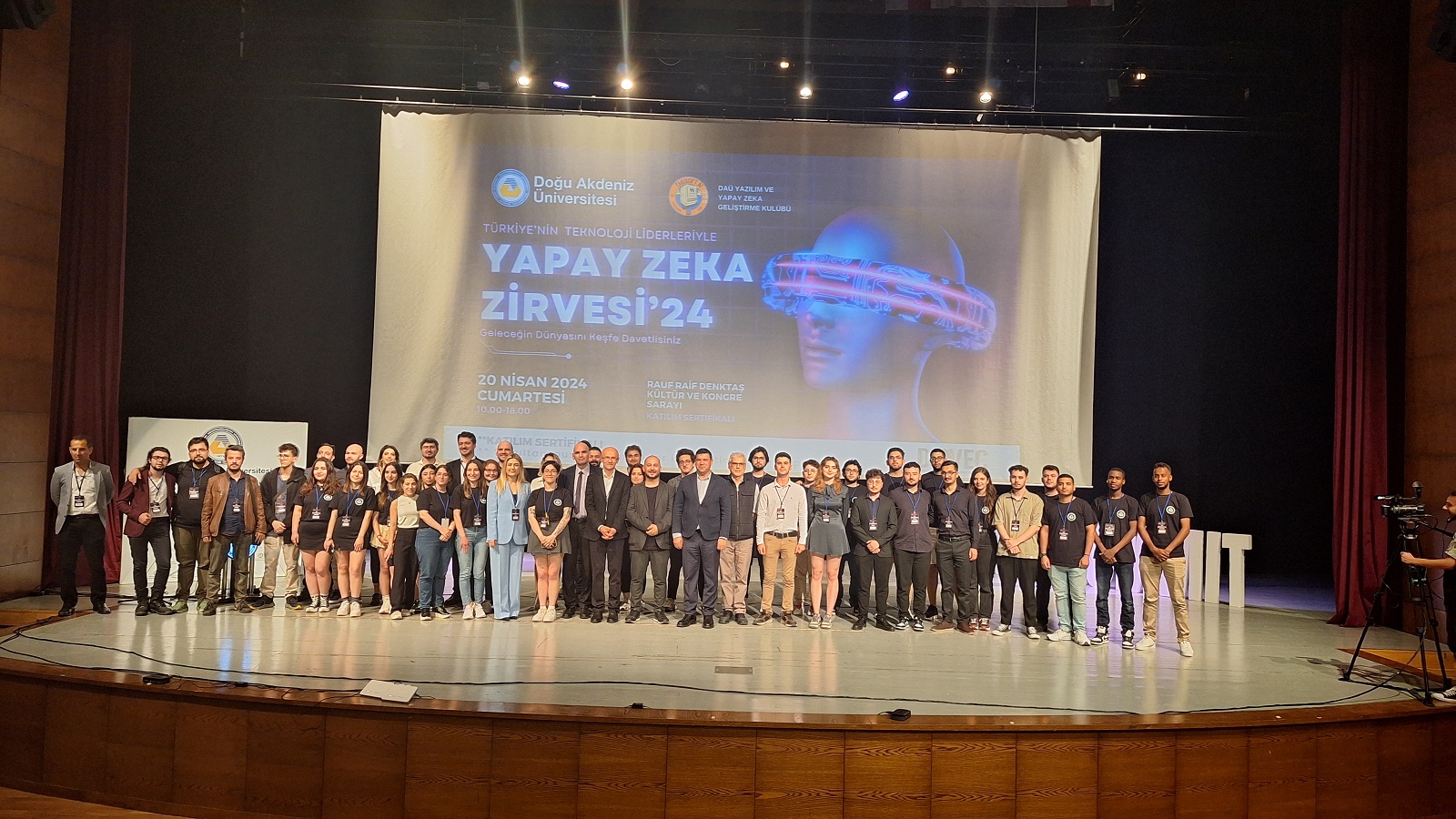 Türkiye'nin Teknoloji Liderleri DAÜ Yapay Zeka Zirvesi'nde Buluştu