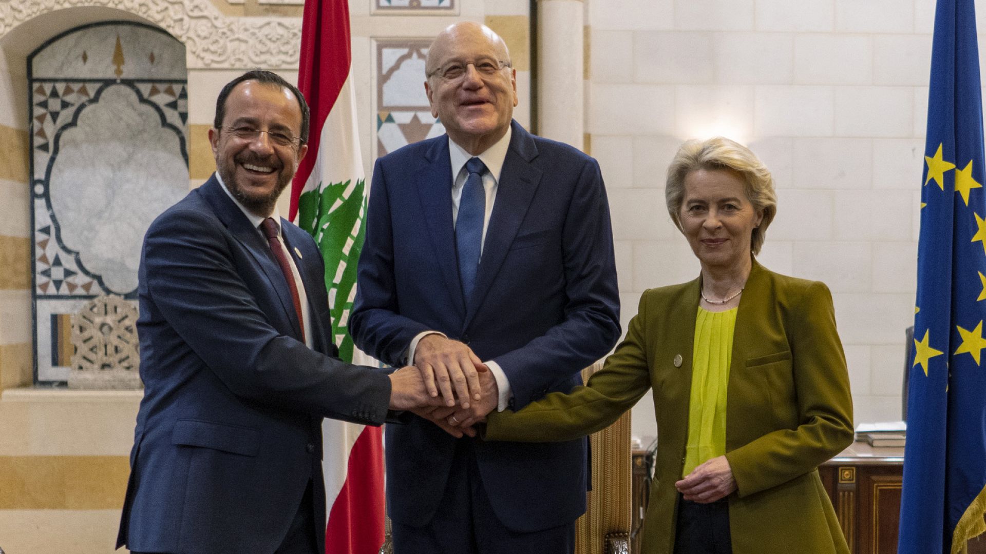 AB, mülteci akımını düşürmek için Lübnan'a 1 milyar euro yardım yapacak