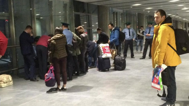 Rusya'ya giden 11 Türk geri gönderildi