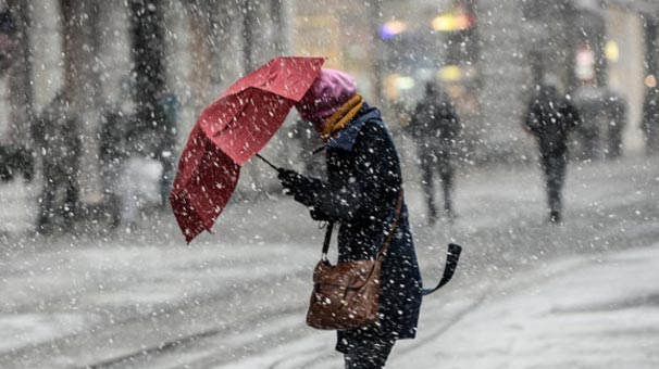 İstanbul'da kar alarmı: Tüm seferler iptal