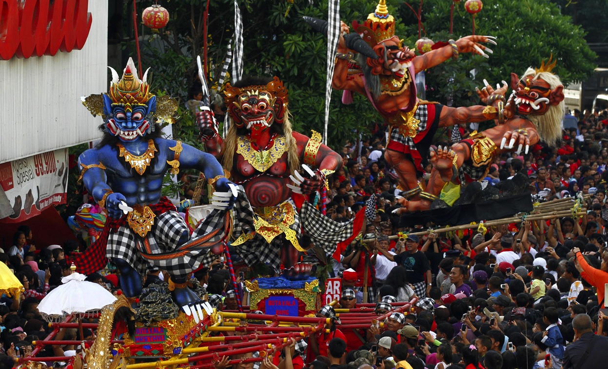 Çin'de ''Maymun Yılı'' kutlanıyor