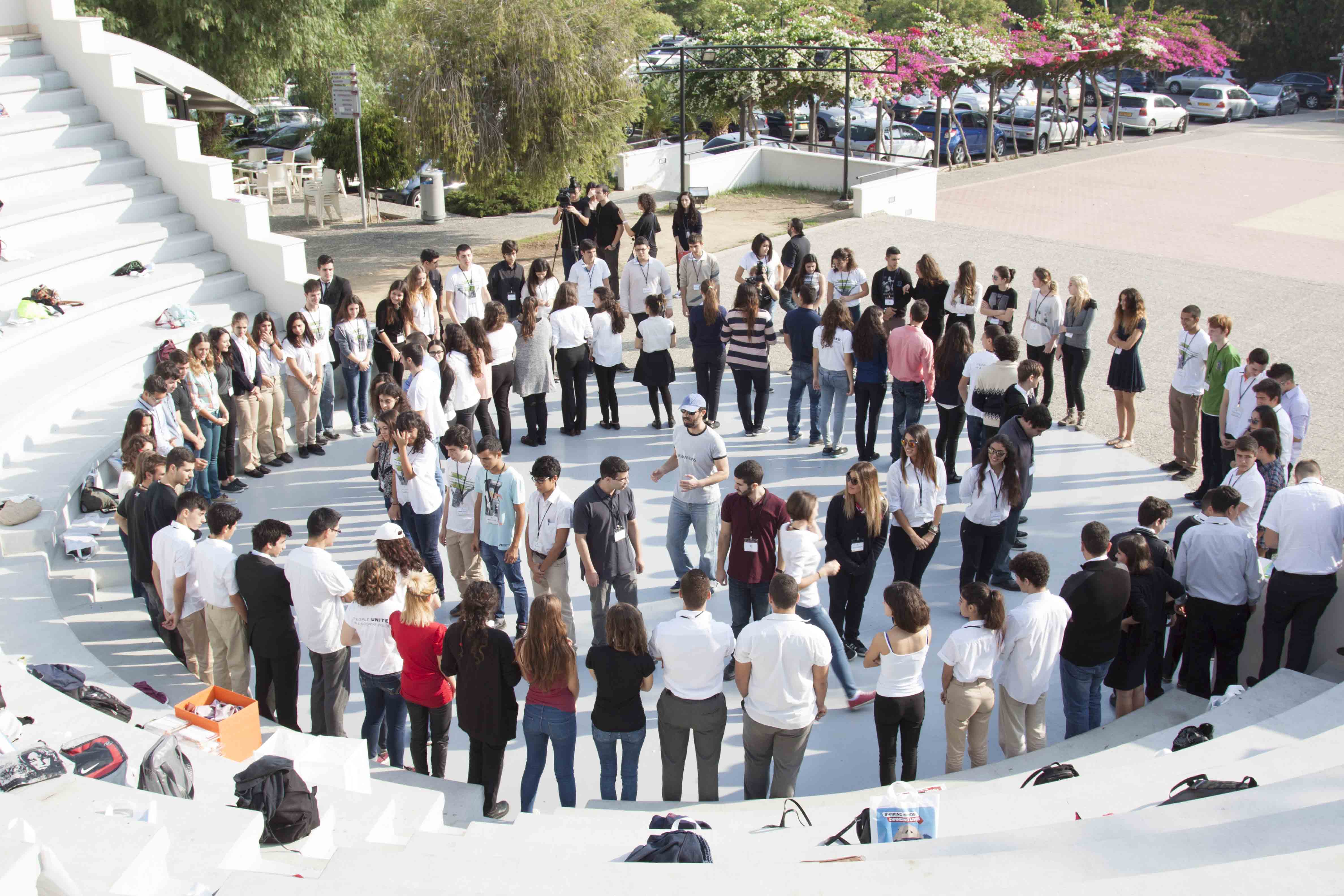 Kıbrıslı Türk öğretmenler Rum okullarına gidiyor