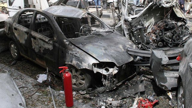 Şam'da 3 araçla düzenlenen bombalı saldırıda 83 kişi hayatını kaybetti