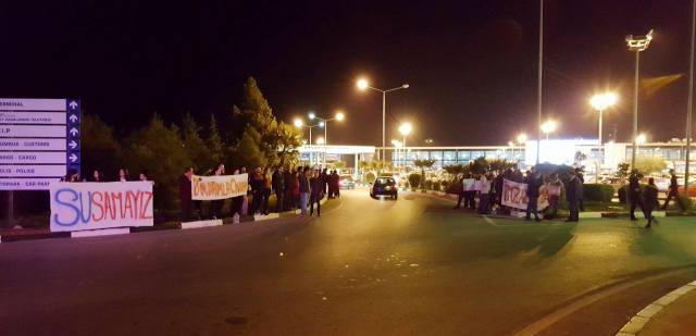 Başbakan'a Ercan'da protesto