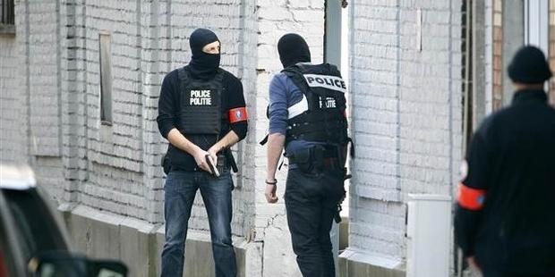 Belçika'da terör operasyonu; 3 polis yaralı, 2 şüpheli kaçtı