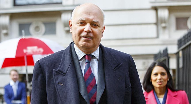 İngiltere Çalışma ve Emeklilik Bakanı Smith istifa etti