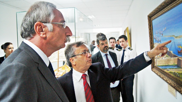 Güngördü, Girne Üniversitesi Kampüsündeki “Bilinmeyen Yönleriyle Çanakkale Deniz Savaşı Sergisi”ni ziyaret etti