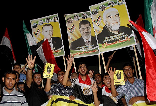 Gazze'deki Filistinliler Erdoğan posterleriyle yürüdü