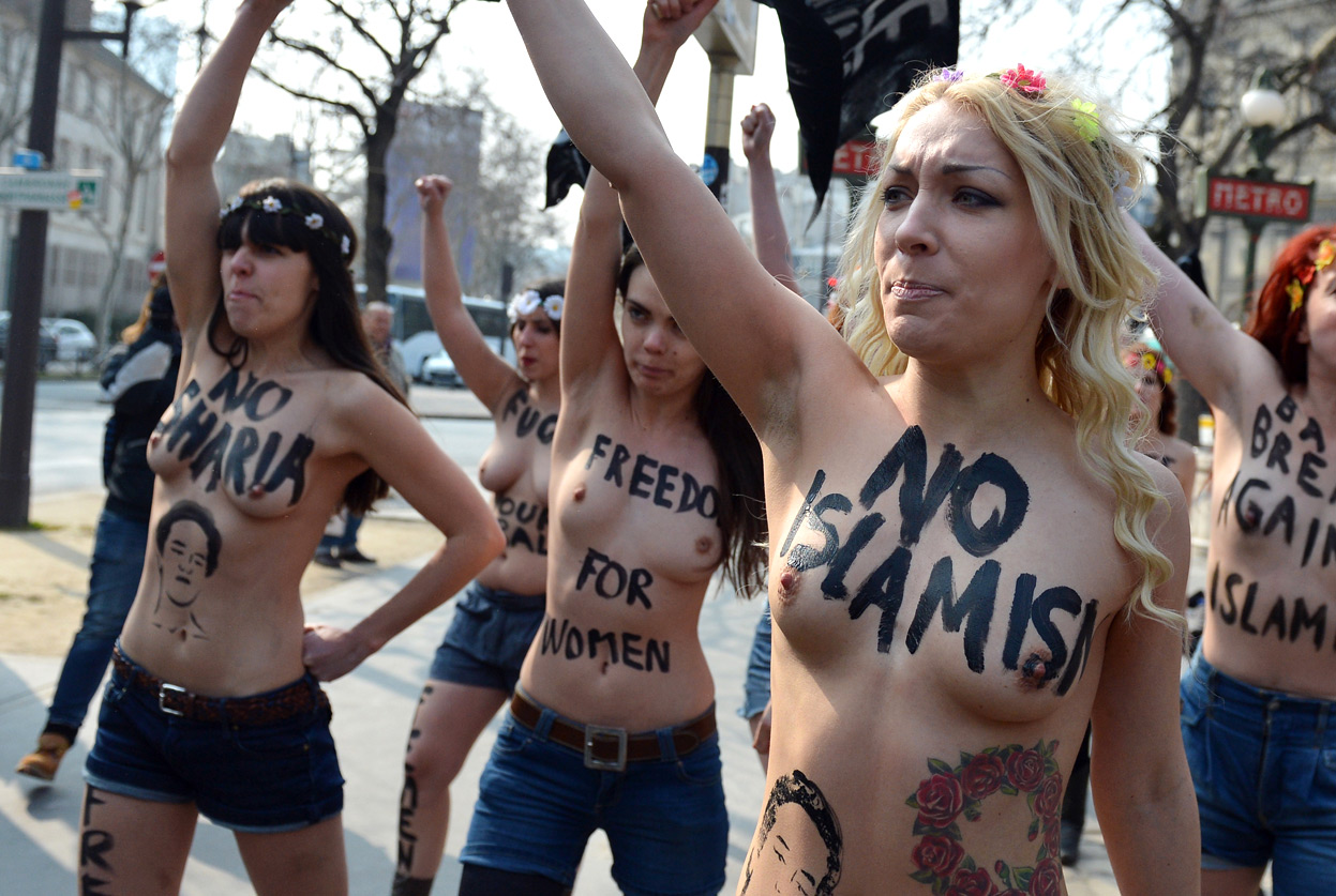 Tunus'ta 3 FEMEN üyesine hapis cezası